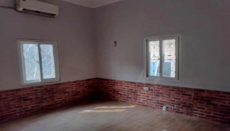 Cho thuê nhà Mp Đê La Thành- Đống Đa DT 45 m2 - 3,5 tầng-Mt 3m- Giá 22 Triệu (ctl)